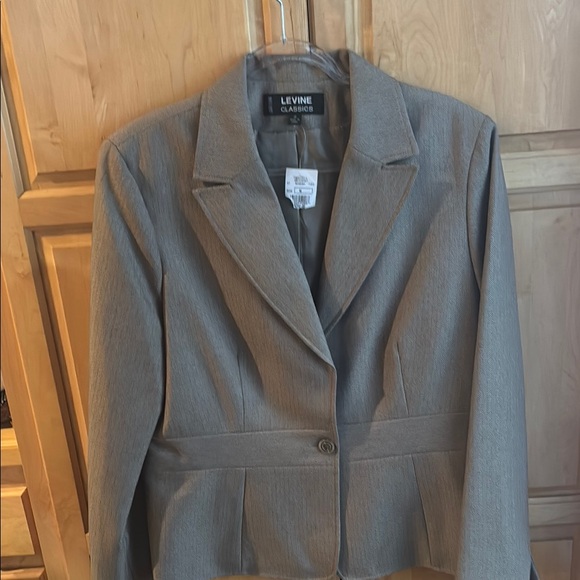 Larry Levine NWT size 16 women’s size large two piece suits and sepeperates - Picture 2 of 11